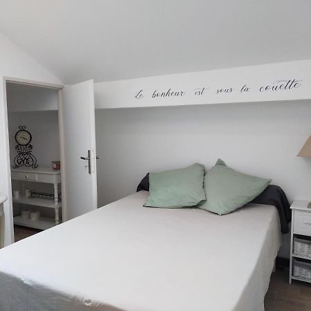 Appartement T2 de standing près du port, avec terrasse et clim à La Ciotat Extérieur photo