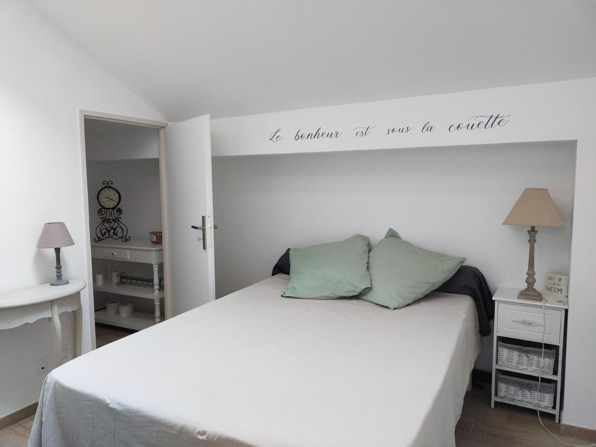 Appartement T2 de standing près du port, avec terrasse et clim à La Ciotat Extérieur photo